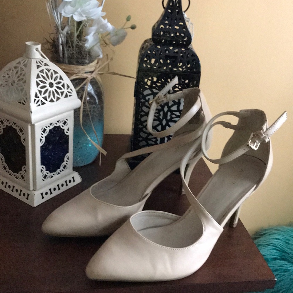 Adorable Nude Heels